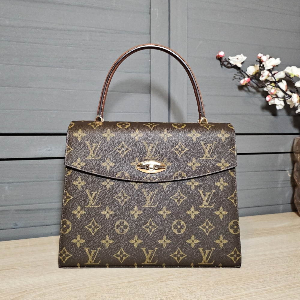 Authentic LOUIS VUITTON Malselv Monogram Handbag - Picture 12 of 12